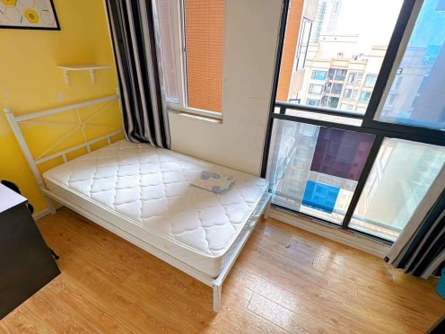 合租·比华利国际城一期 5居室 南卧