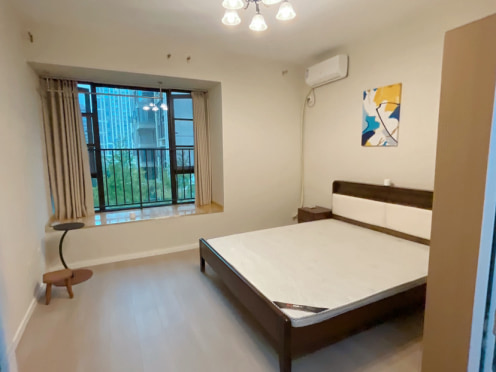 合租·人居盛和林语南区 5居室 南卧