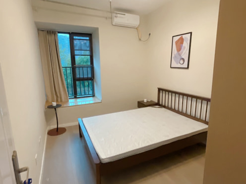 合租·人居盛和林语南区 5居室 南卧