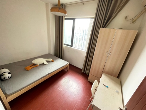 合租·华韵天府 5居室 南卧