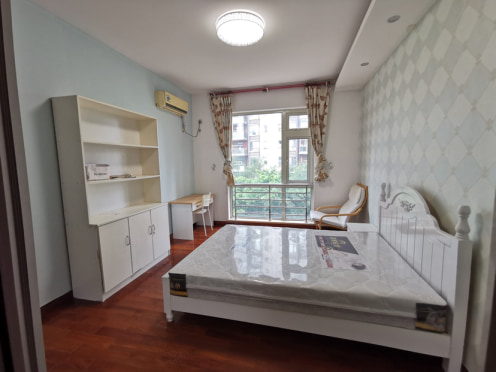 合租·康河郦景一期 4居室 南卧