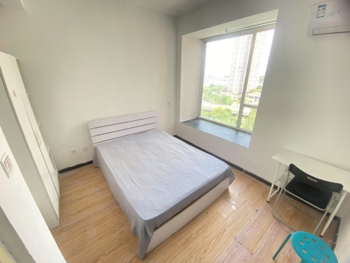 合租·比华利国际城二期 4居室 南卧