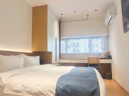 独栋·品牌·公寓 溪寓·青舍 市中心 年轻化社区 管家式服务  居住体验好 长期居住优选 1室1厅