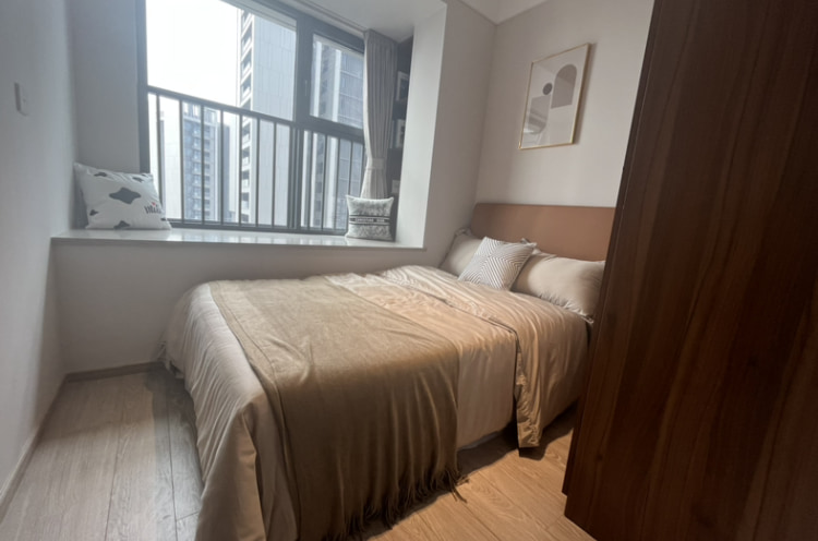 一线江景超大横厅大两房 家具家电全配