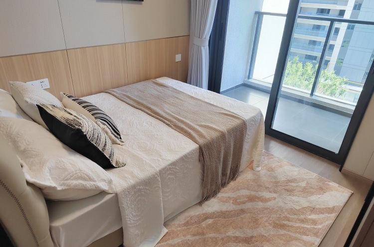 西藏南路地铁站，仅剩百套空房可租，停车方便，可办居住证公积金提取