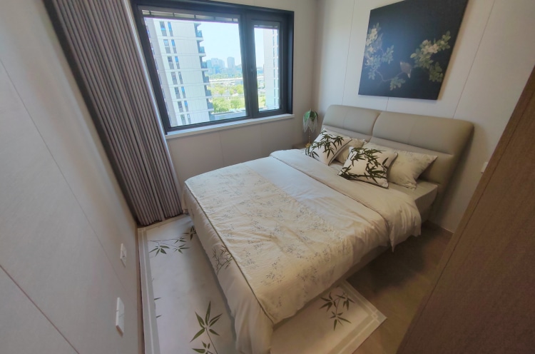 西藏南路地铁站，仅剩百套空房可租，停车方便，可办居住证公积金提取
