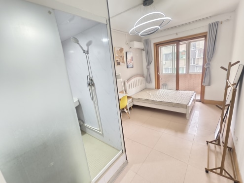 合租·棋盘小区三区 8居室 南卧