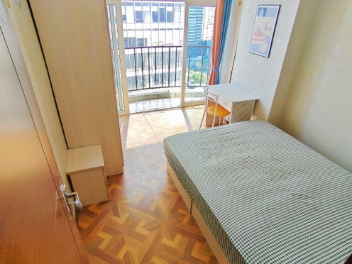 合租·嘉鑫大厦 5居室 东南/南卧