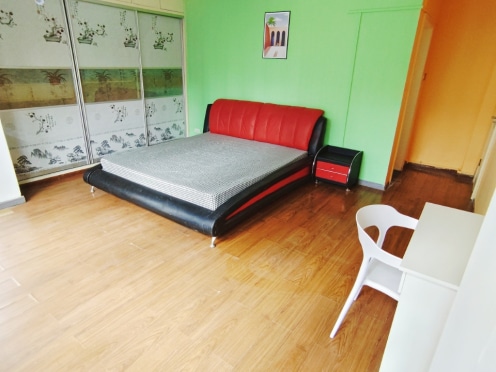 合租·阳春阁社区 5居室 东南/南卧