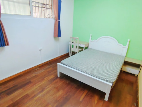 合租·双龙小区 5居室 东/南卧