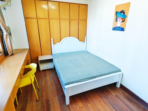 合租·碧波公寓 5居室 南卧