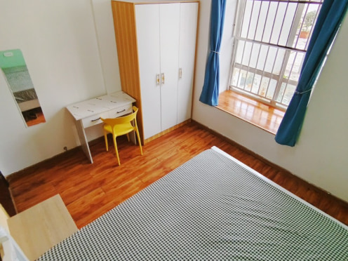 合租·中央锦城 4居室 南卧