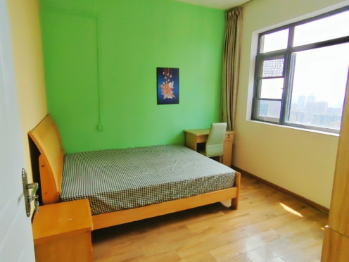 合租·国际百纳 5居室 东南卧