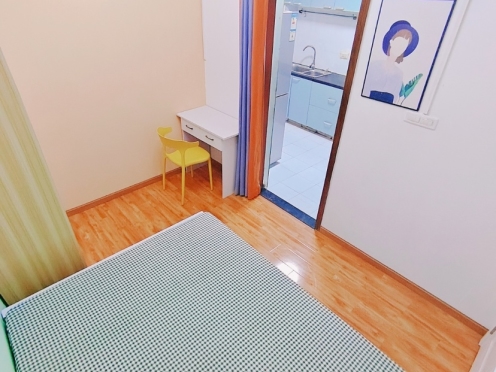合租·华立新华时代 5居室 南卧