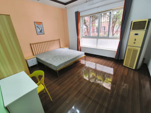 合租·香港路穗丰花园 5居室 东南卧