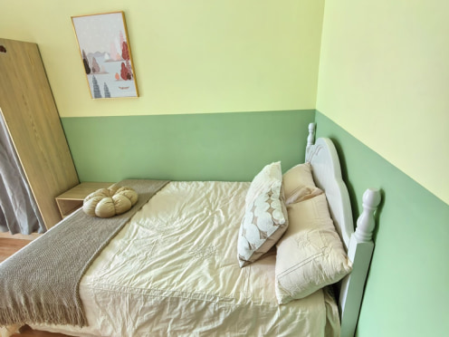 合租·日月华庭 5居室 南/西南卧