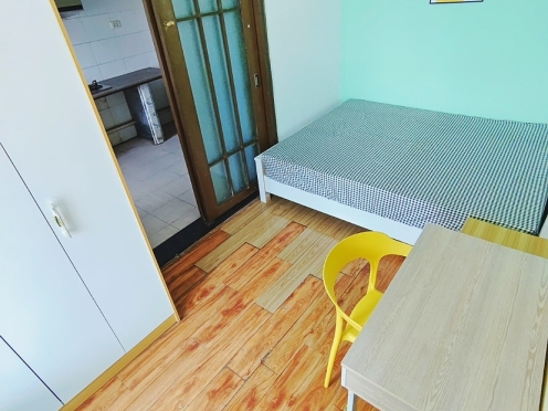 合租·硚口汉江公寓 5居室 南卧